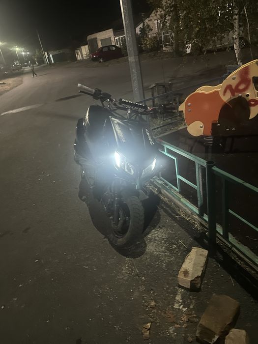 Продам скутер м8