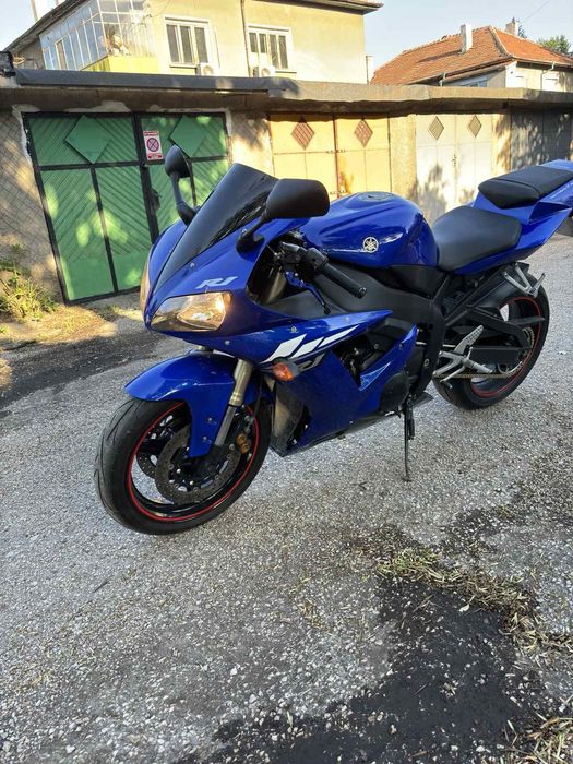 Продавам YAMAHA R1