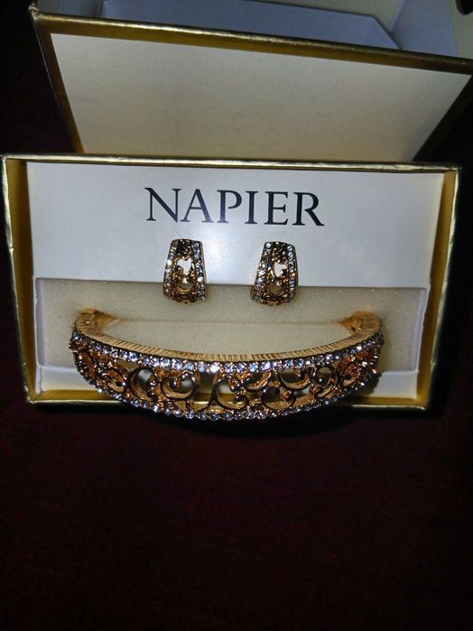 Из США, элегантный набор от бренда Napier