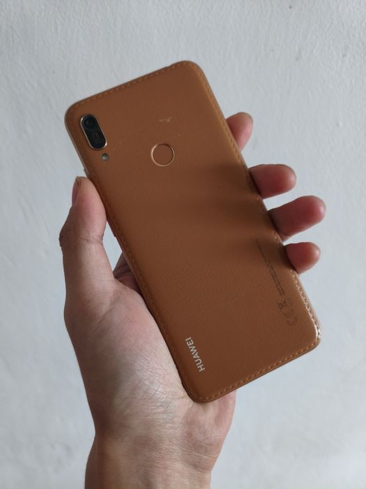 Продаю Huawei Y6 2019
