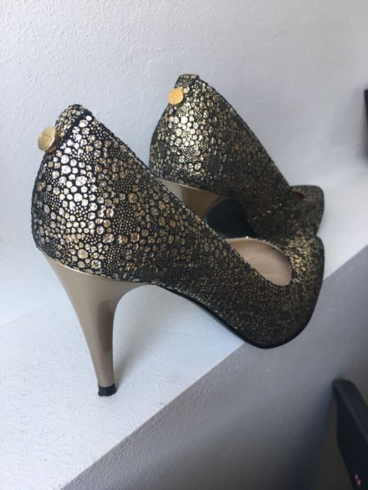 Pantofi de piele