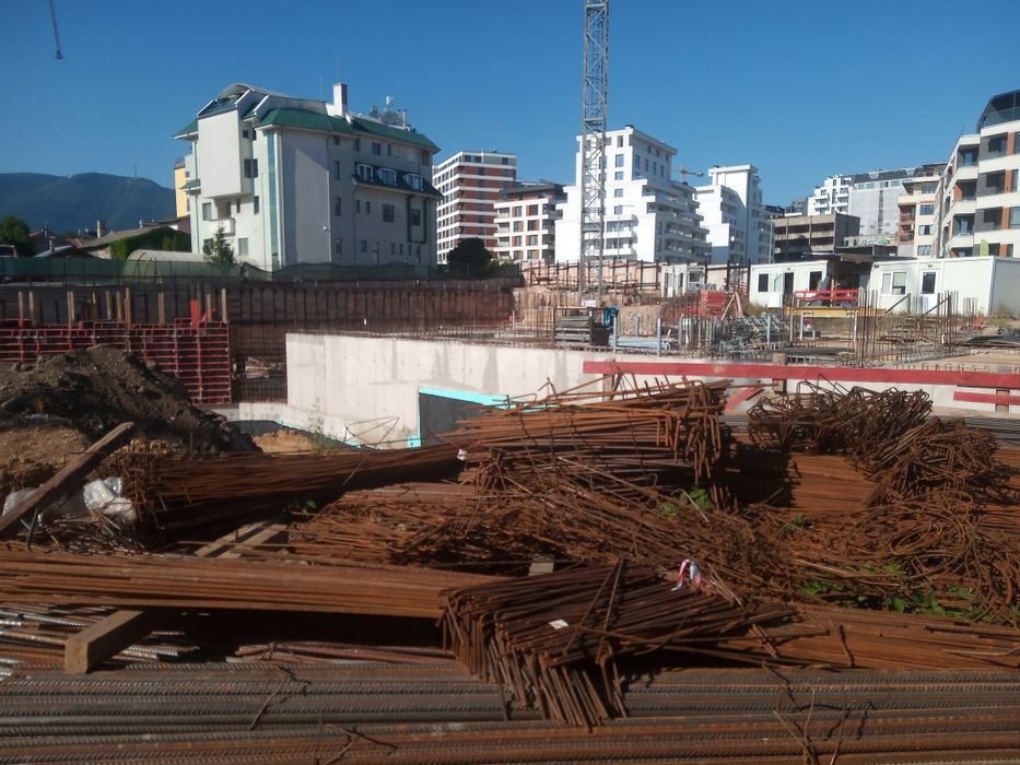 Просторен тристаен апартамент в Овча купел