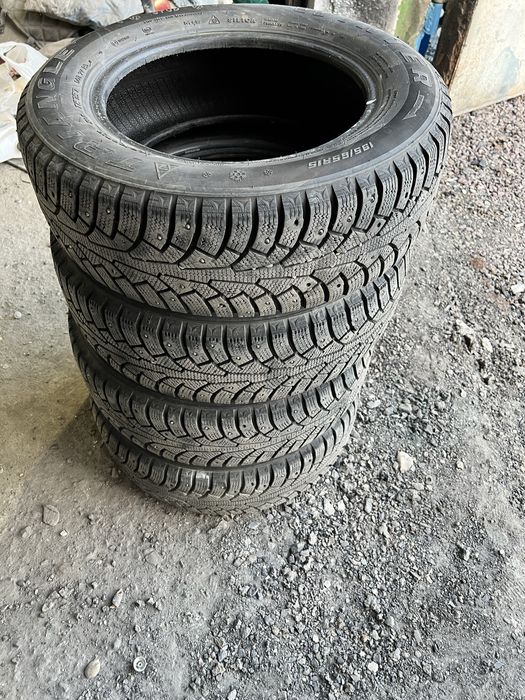 Продам Комплект резины r15 195\65