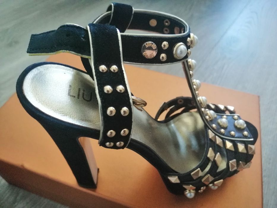 Оригинални обувки