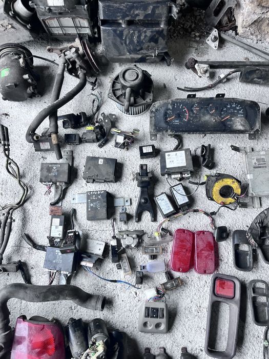 Части за nissan terrano 2.4i нисан терано 2