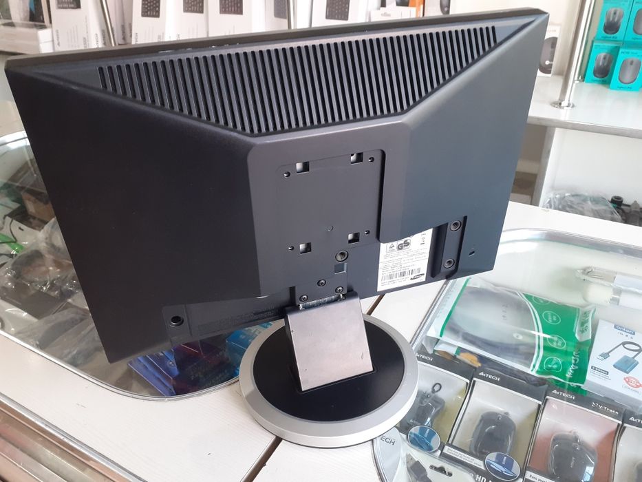 Monitor Samsung-19 dumm