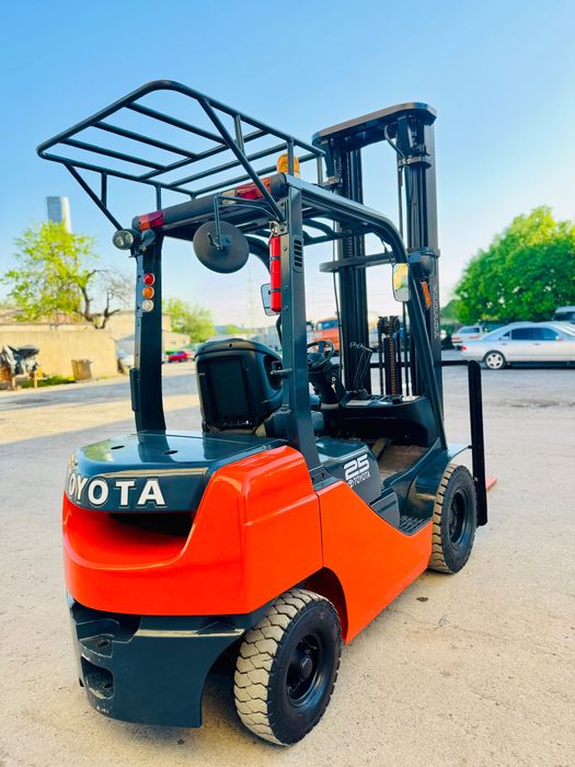 Вилочный погрузчик кара автокара