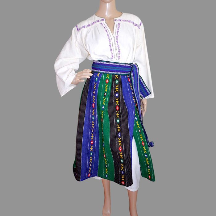 Costum popular vechi cu valnic de lana masura S-M