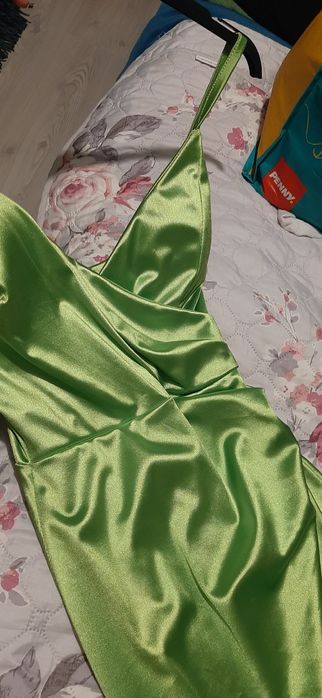 Doua rochii S, satin,  pentru evenimentemente