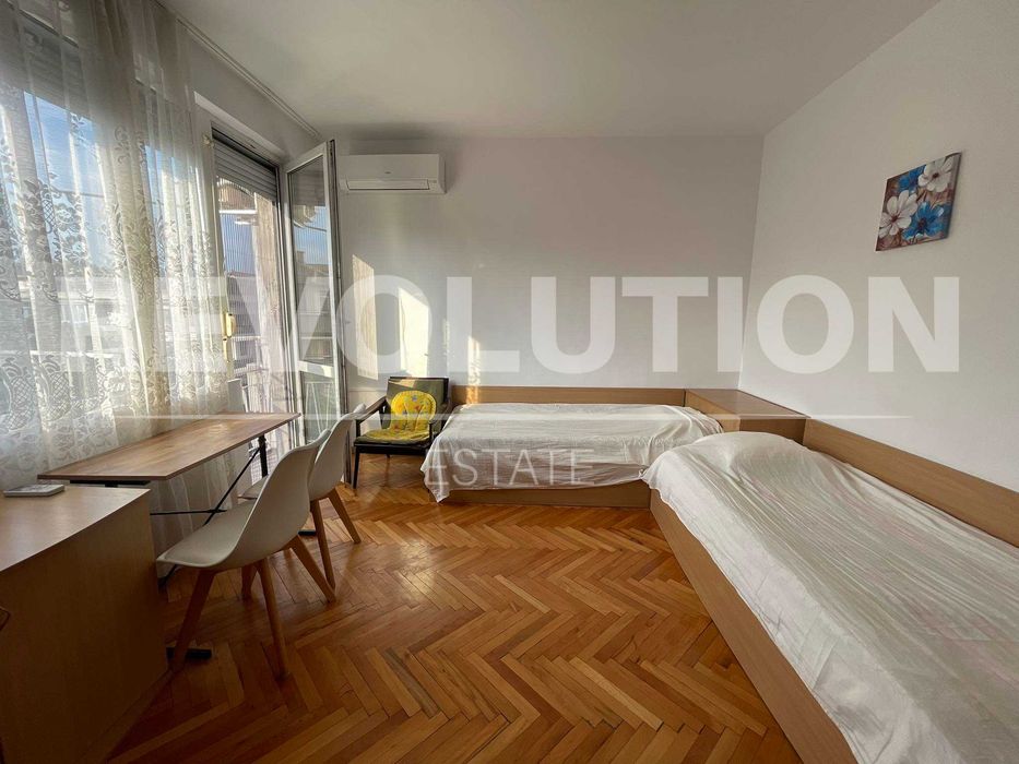 Дава се под наем Тристаен апартамент в Варна, Център - 74 кв.м за 510 € - Снимка #6