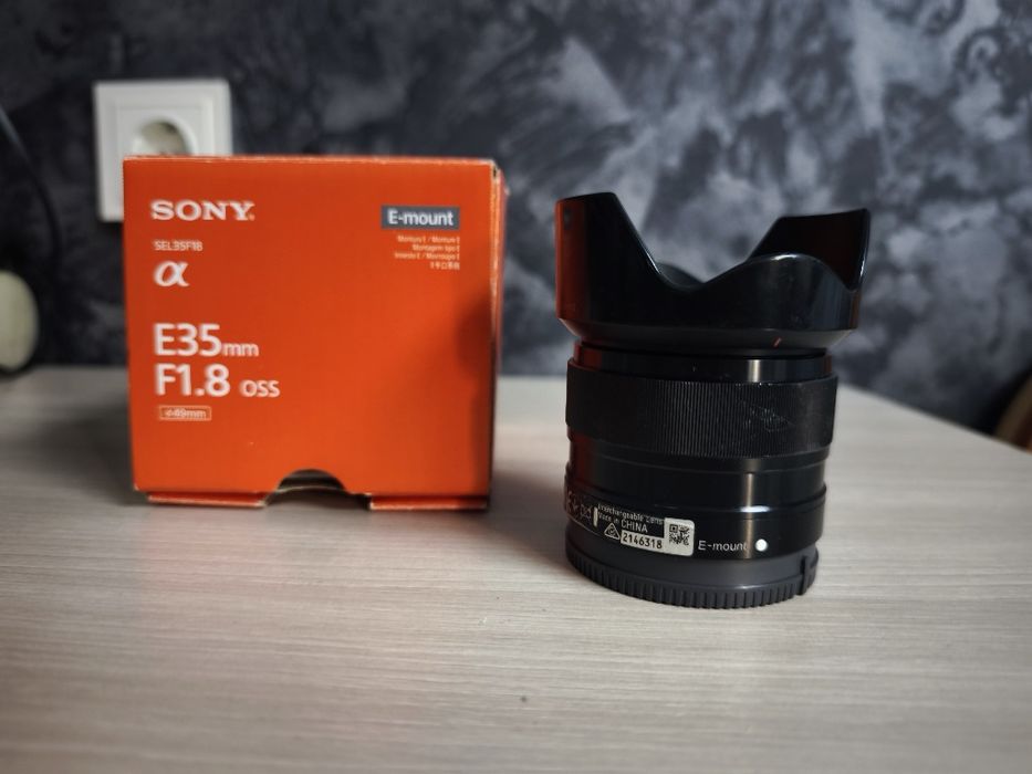Объектив Sony E 35mm f/1.8 oss (sel35f18)