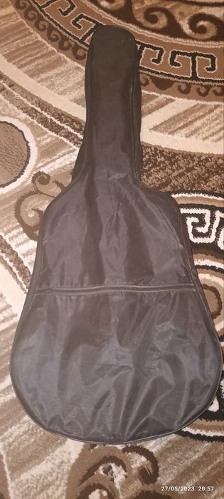 Gitara sotiladi.Alo darajada.