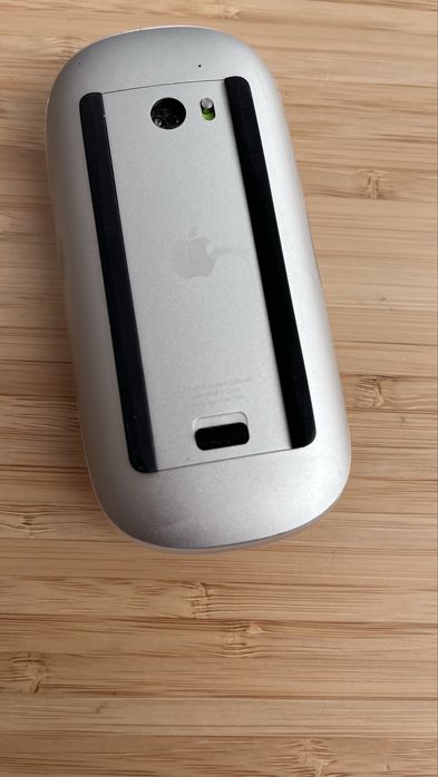 Apple magic mouse 1 - модела с отделни батерии
