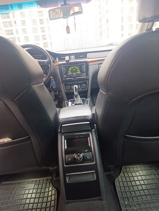 Vînd Skoda superb