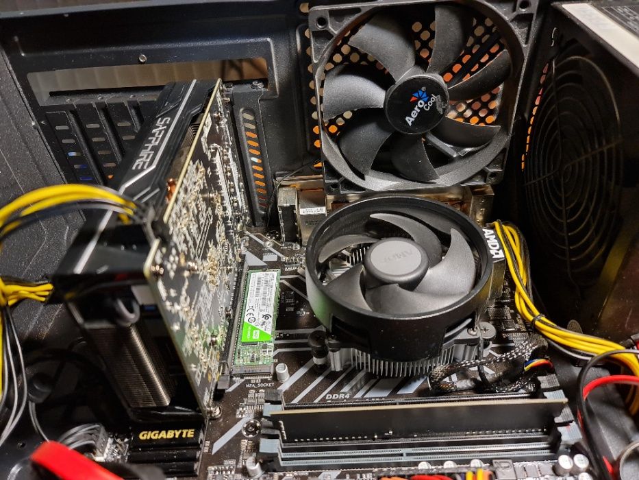 Calculator aproape NOU gaming placa video Ati Radeon RX 570 4GB