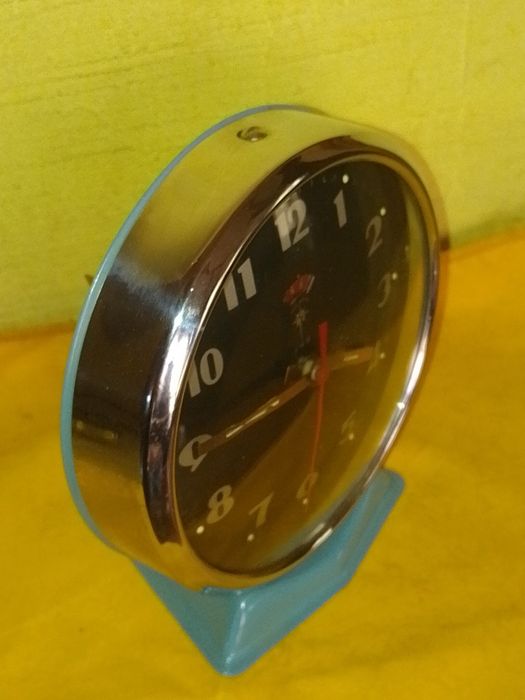 Стар Китайски настолен часовник , будилник  Polaris