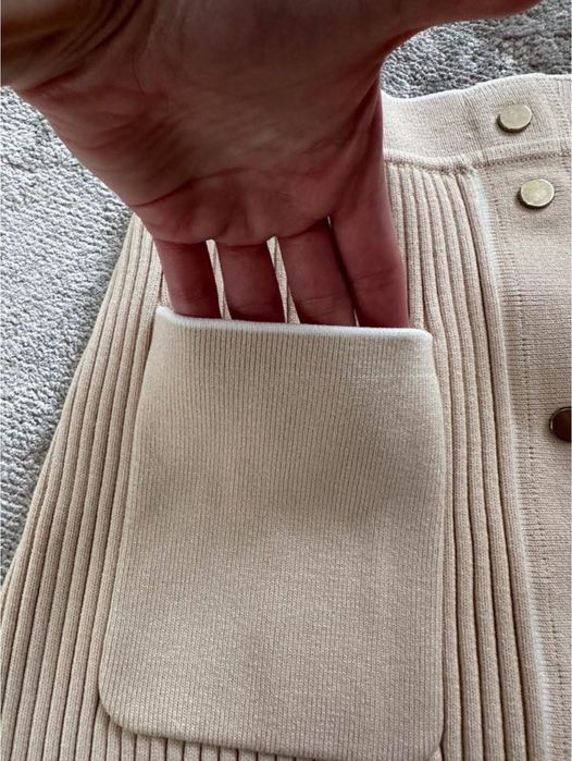 Fustă mini, Maje. S