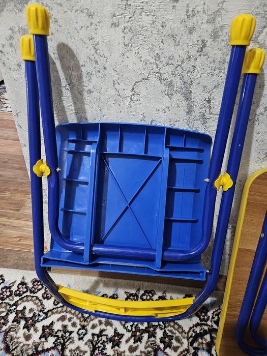 Продаётся детский стол и стульчик