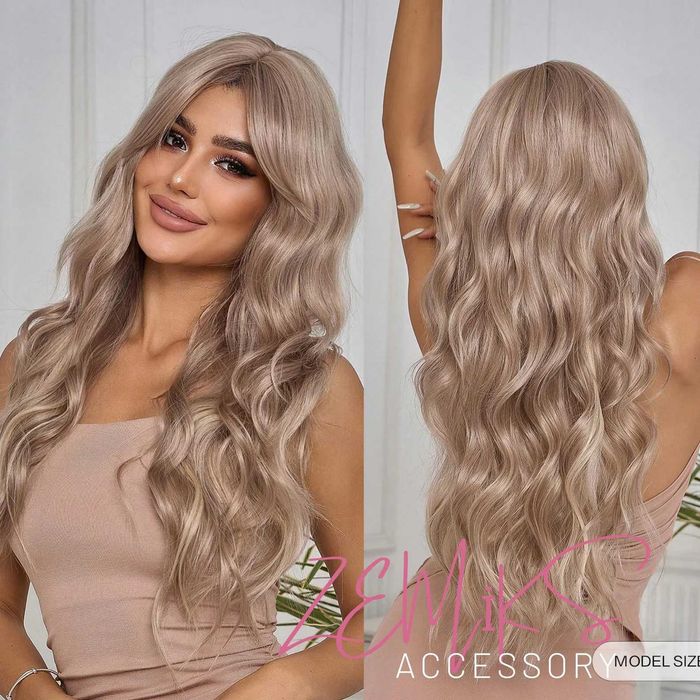 Пепелно руса вълнообразна синтетична перука с дълъг бретон