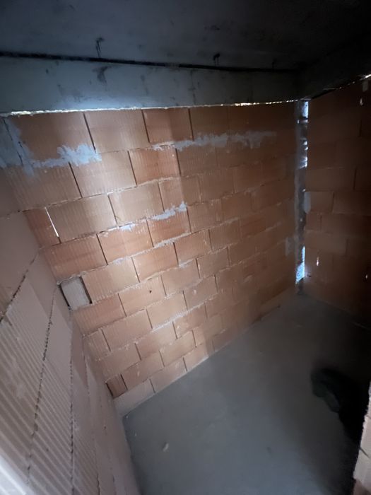 Тристаен Апартамент