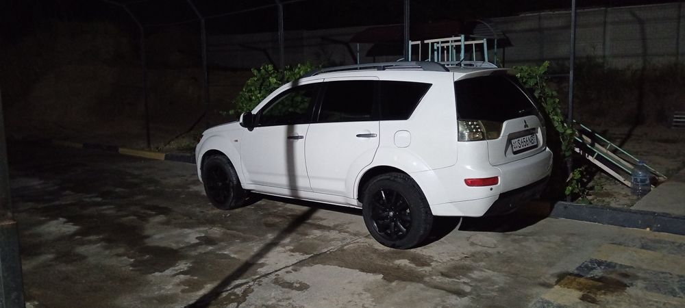 5.114 R 18 Toyota original diska balon sotiladi