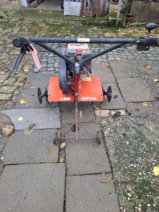 Продавам мотофреза..