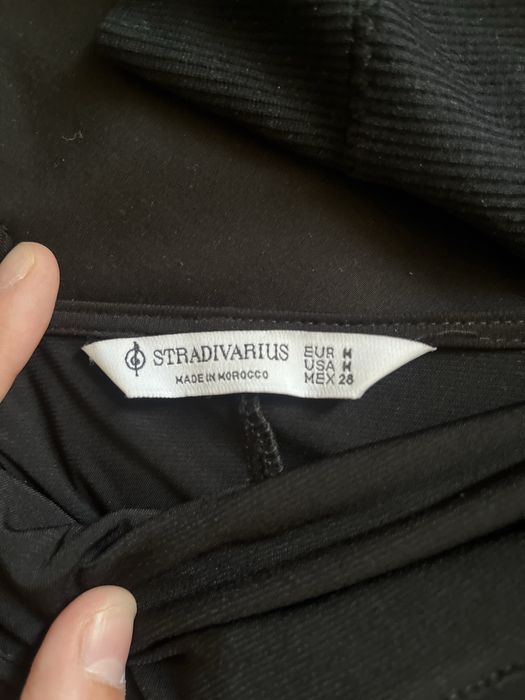 Платье черное Stradivarius