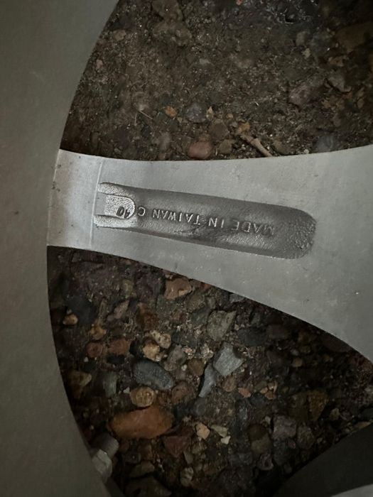 Продам 2 лиска с резиной R18