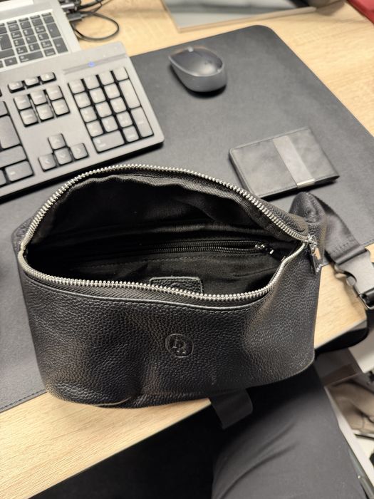 Барсетка / бананка