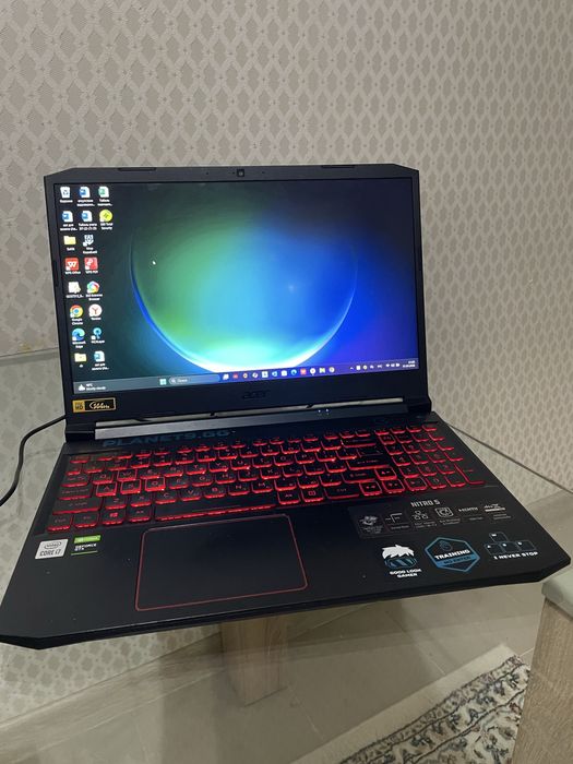 Ноутбук Acer Nitro 5 в идельном состояние