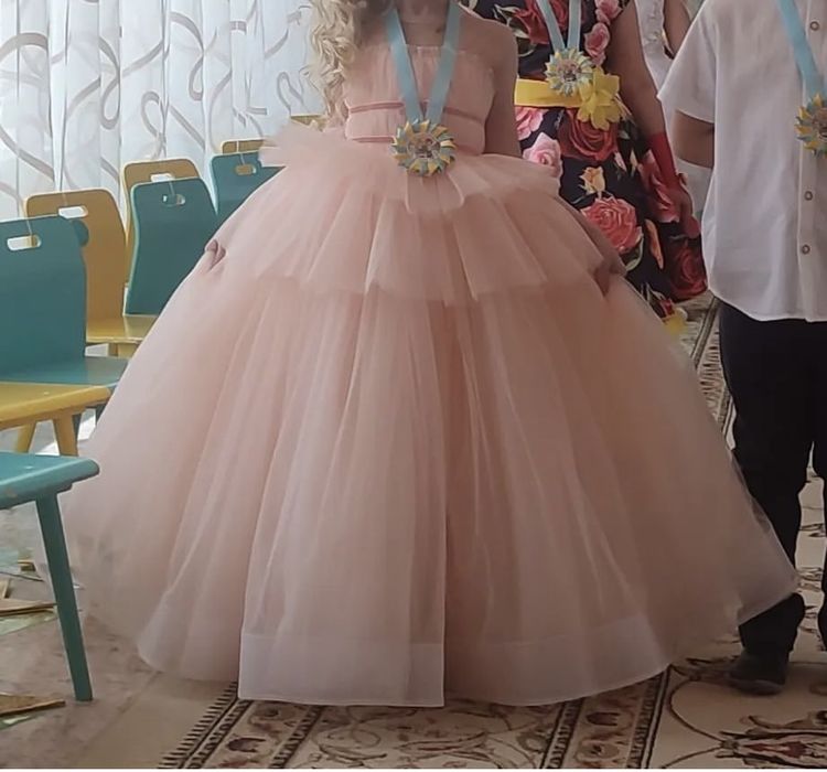 Продам платье на рост 110-130