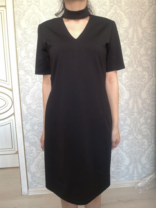 Продам платья и костью с брюкой.