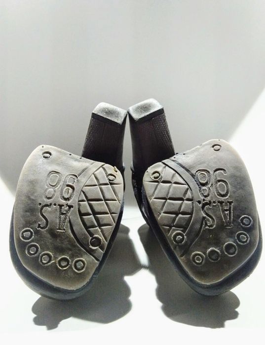 Ghete A.S.98 din piele naturală 
...