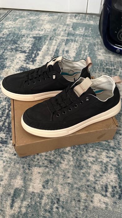 Продам кроссы мужские