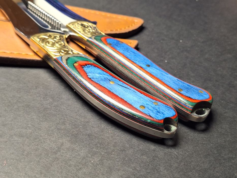 Ловен нож с кожена кания (два модела)