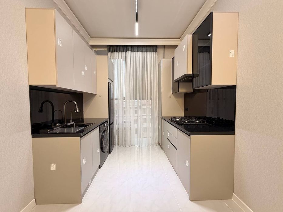 Новостройка 3х комнатная +холл  118 кв+10 кв