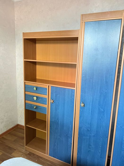 Продам спальный гарнитур цена за все 4