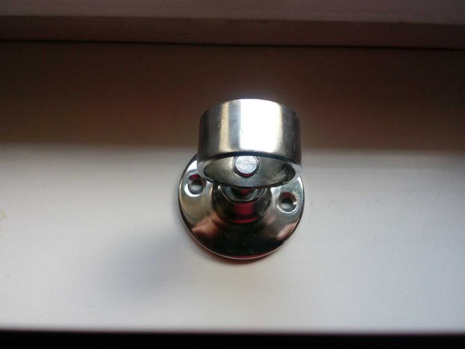 крепление для змеевика (полотенцесушилки)