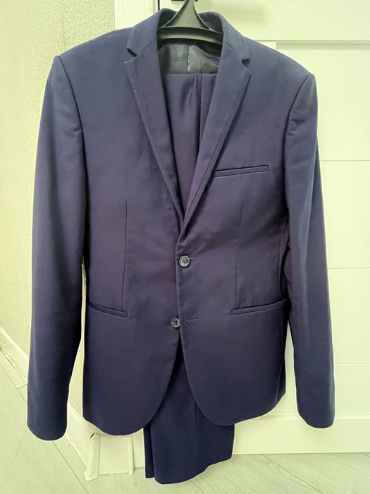 Костюм мужской..