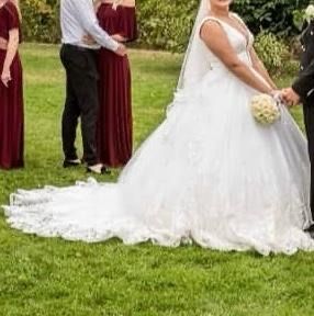 Vand rochie de mireasa