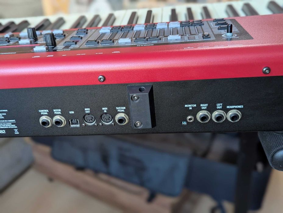 Nord Electro 5 73HP