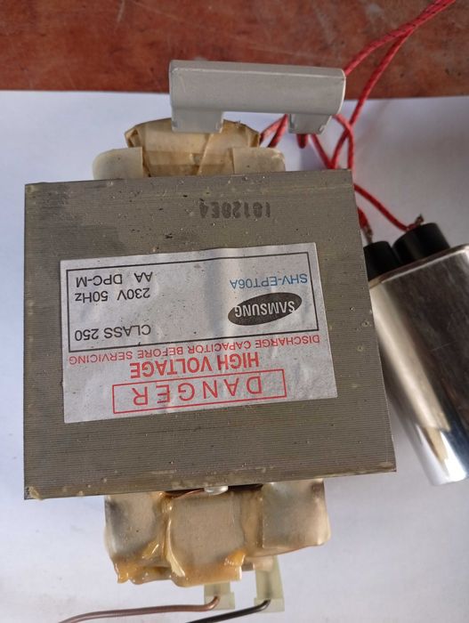 Продам от Микроволновки трансформатор