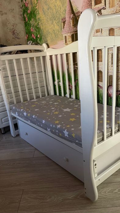 Детская кроватка