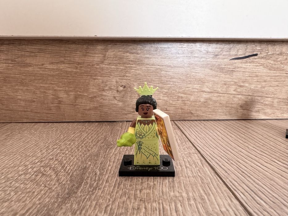 Lego minifigures disney