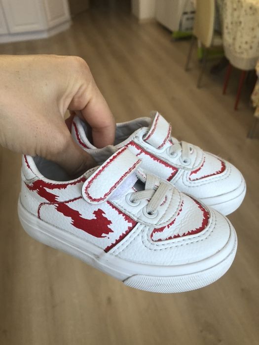 Продам кеды за 2000 тенге