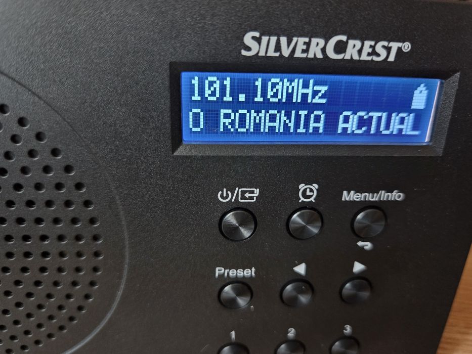 Radio digital bluetooth cu baterii