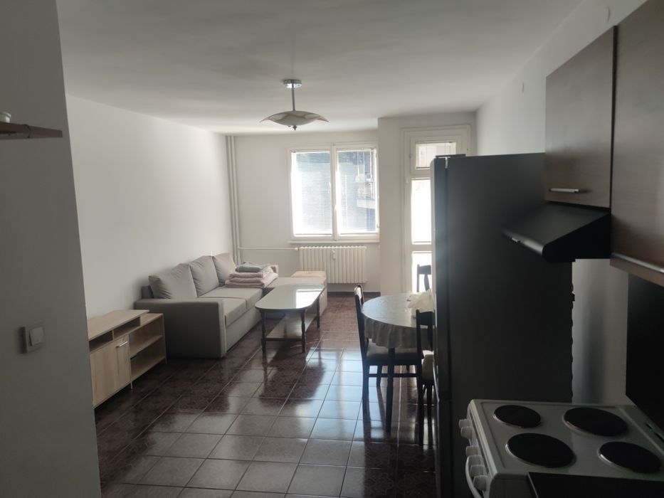 Дава се под наем Двустаен апартамент в София, Оборище - 78 кв.м за 561 € - Снимка #2