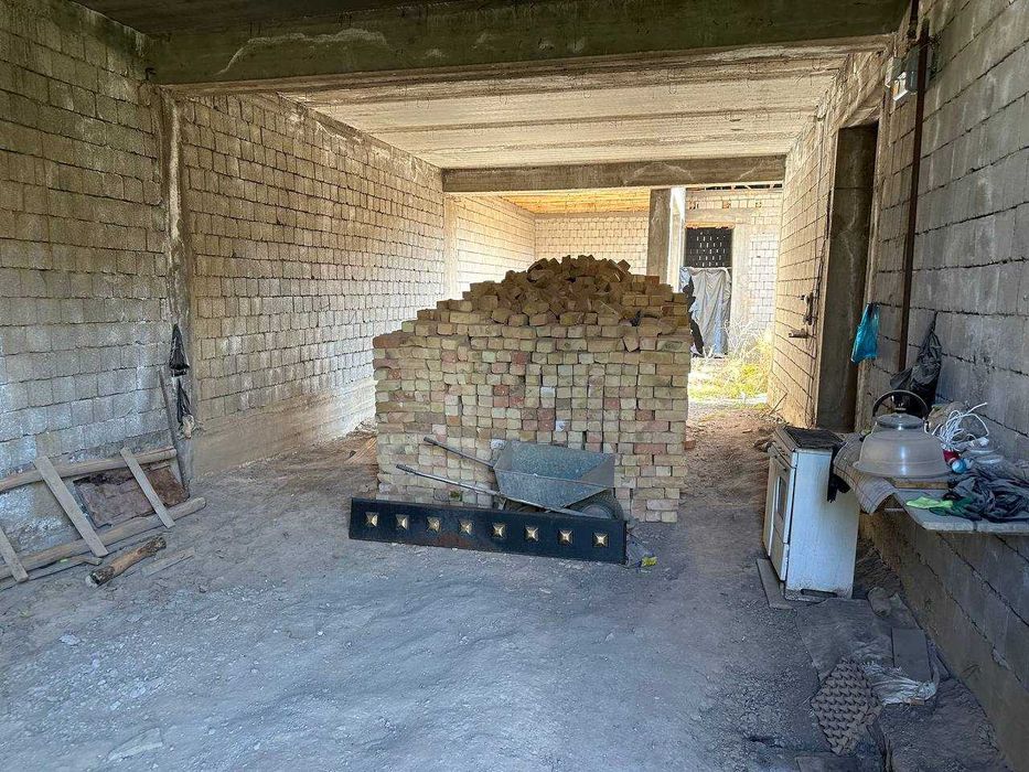 дом новостройка (участок)