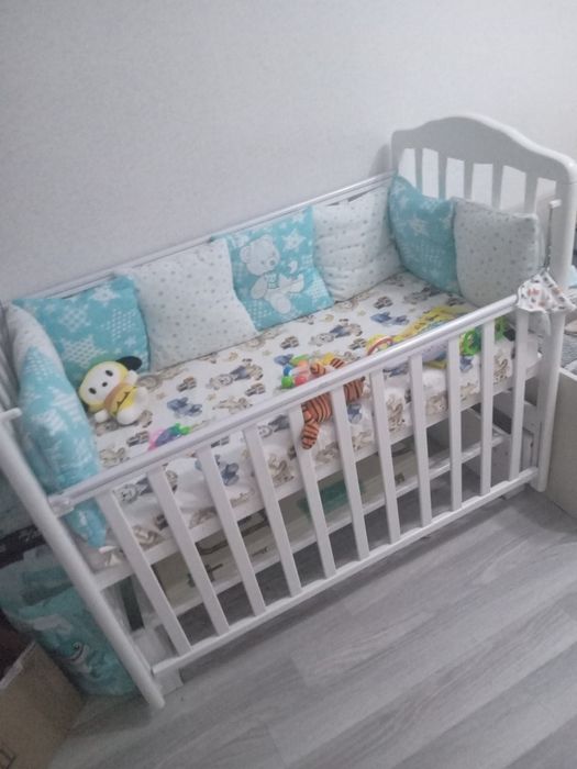 Детская кроватка