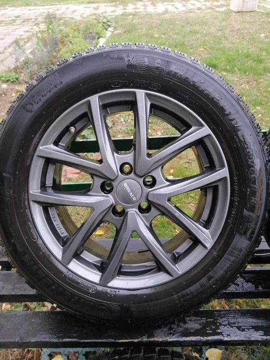 Продавам комплект гуми с джанти